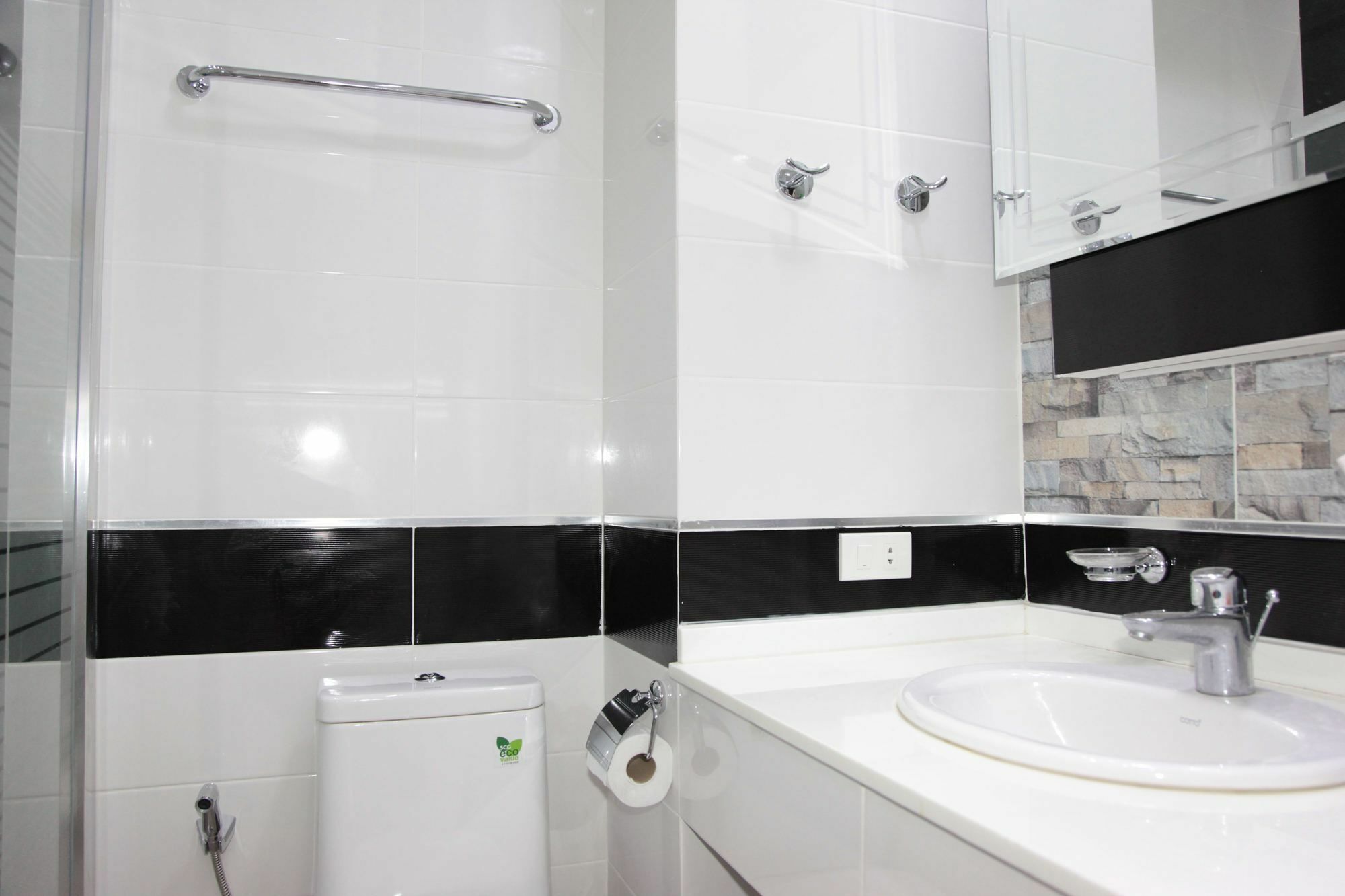 Thepthip Artdeco Studio Pattaya Exteriör bild