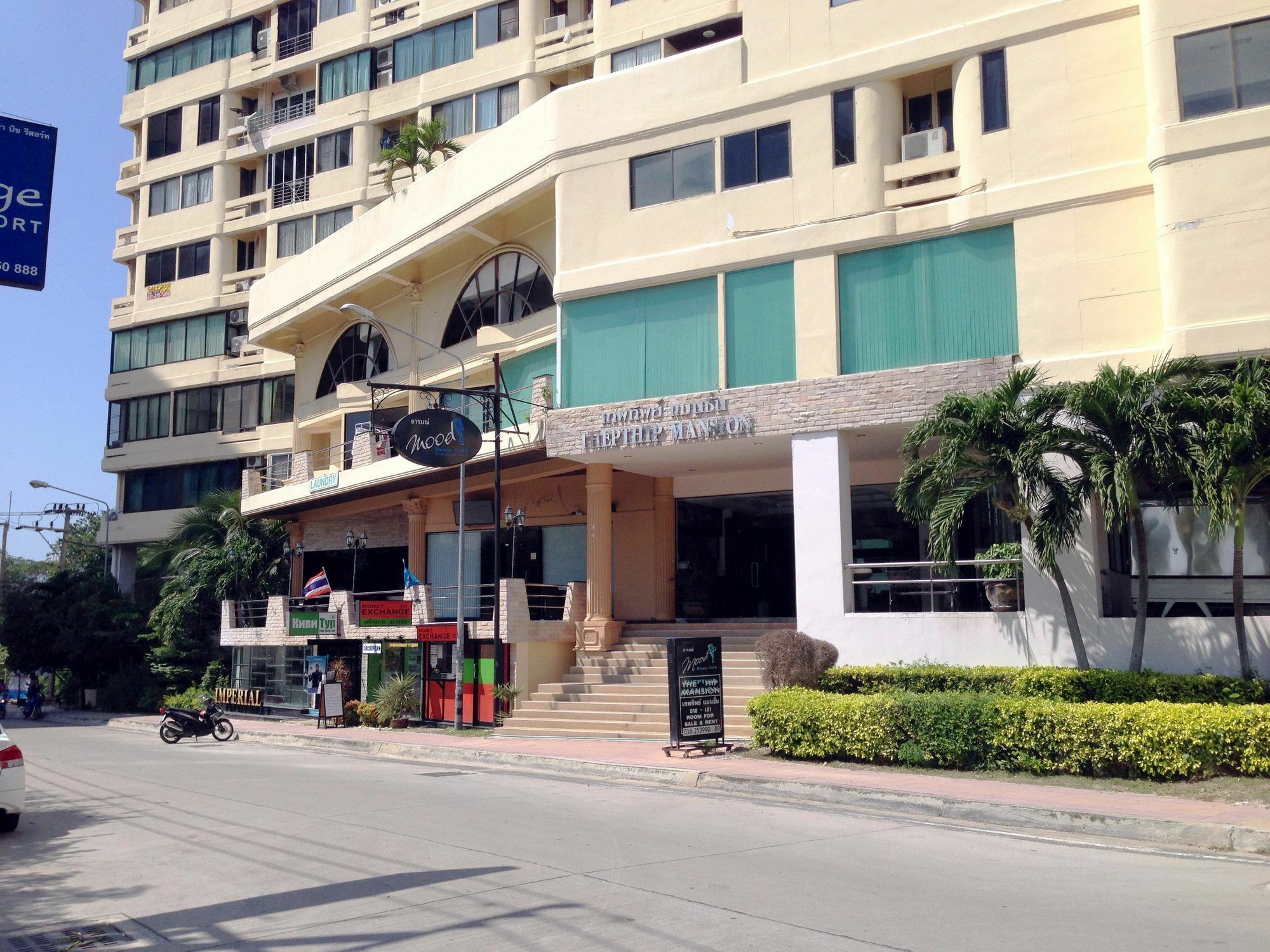 Thepthip Artdeco Studio Pattaya Exteriör bild