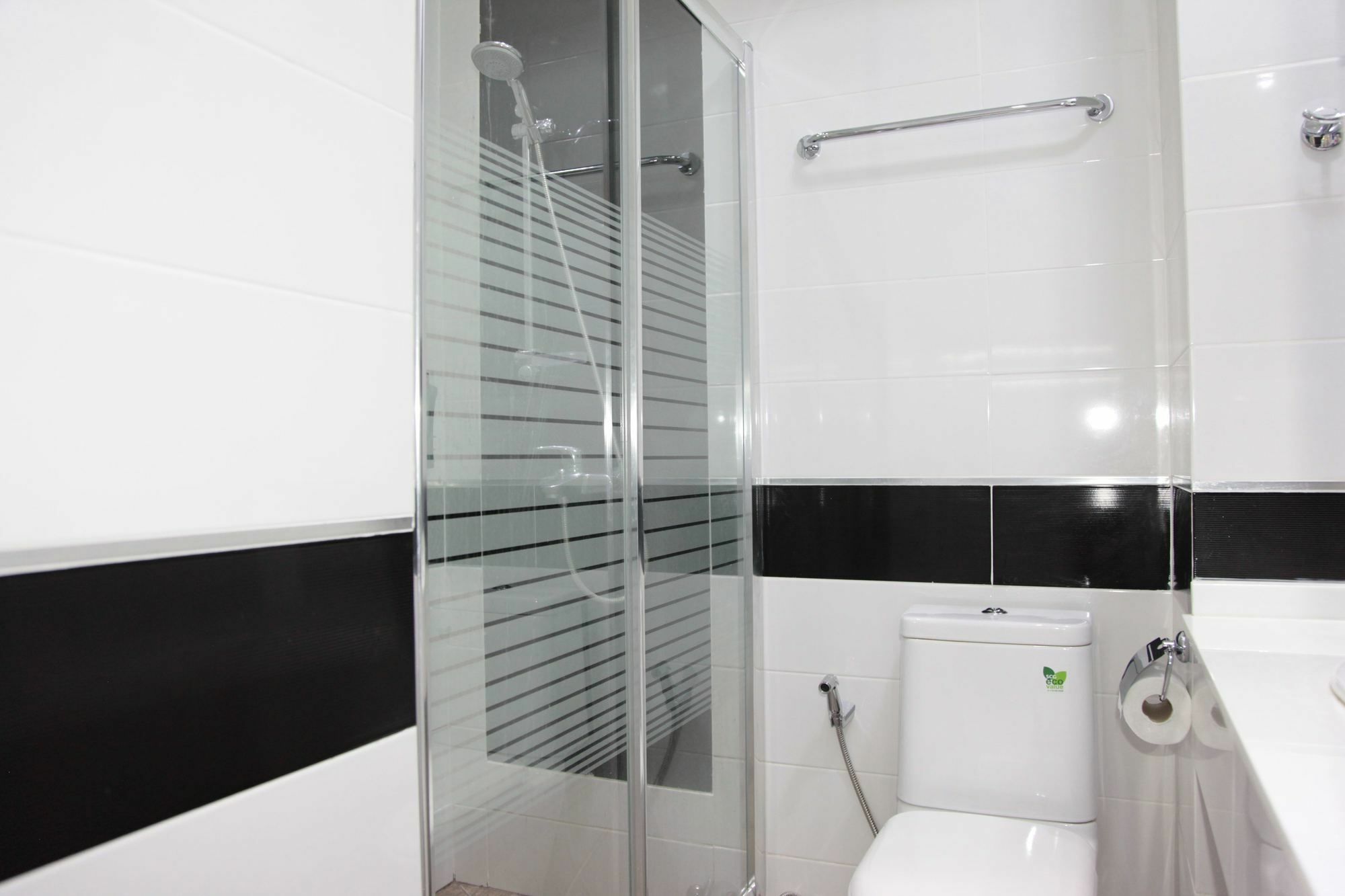 Thepthip Artdeco Studio Pattaya Exteriör bild